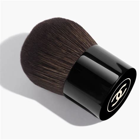 chanel oversize kabuki brush